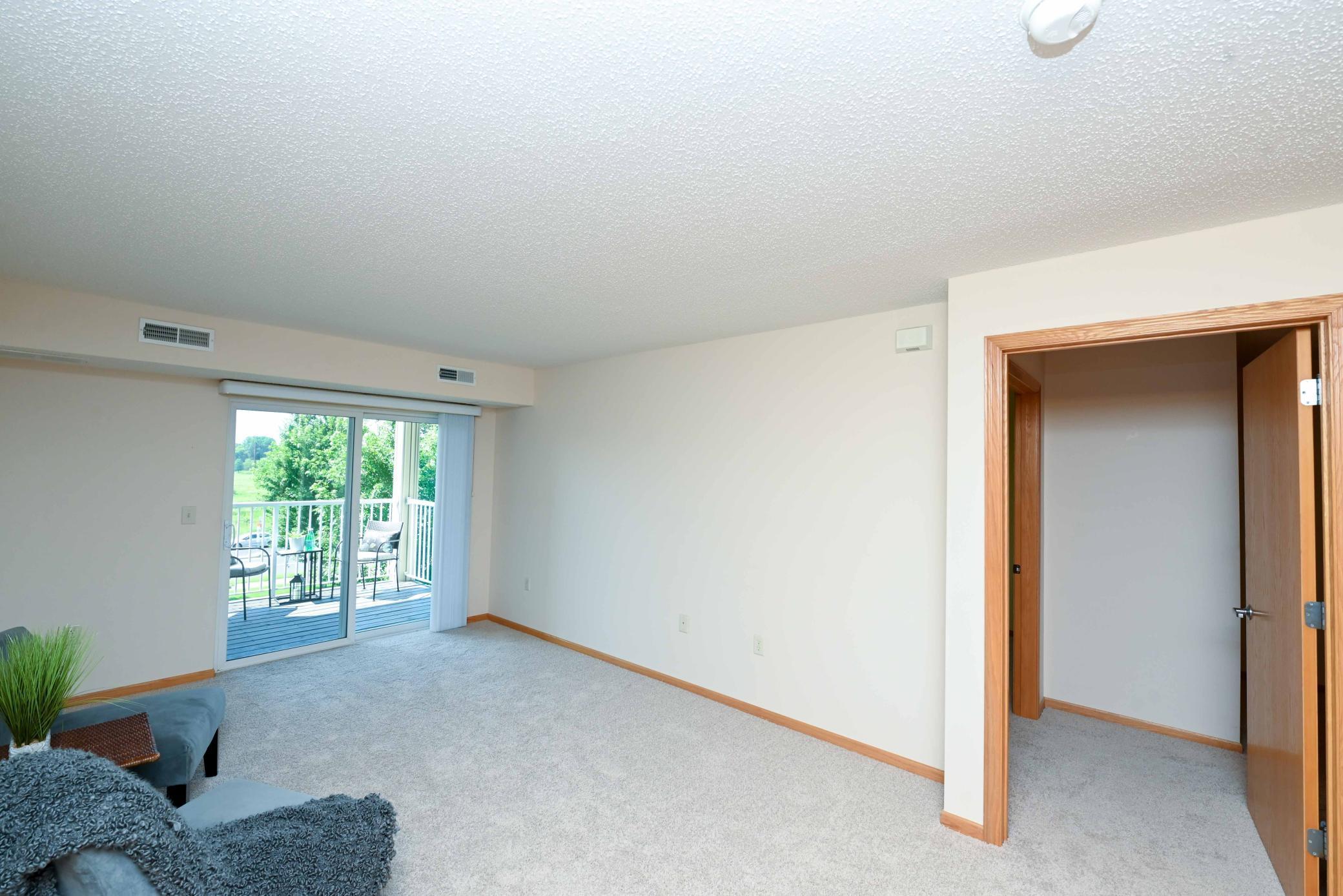 1590 Parkwood Drive Unit: 210