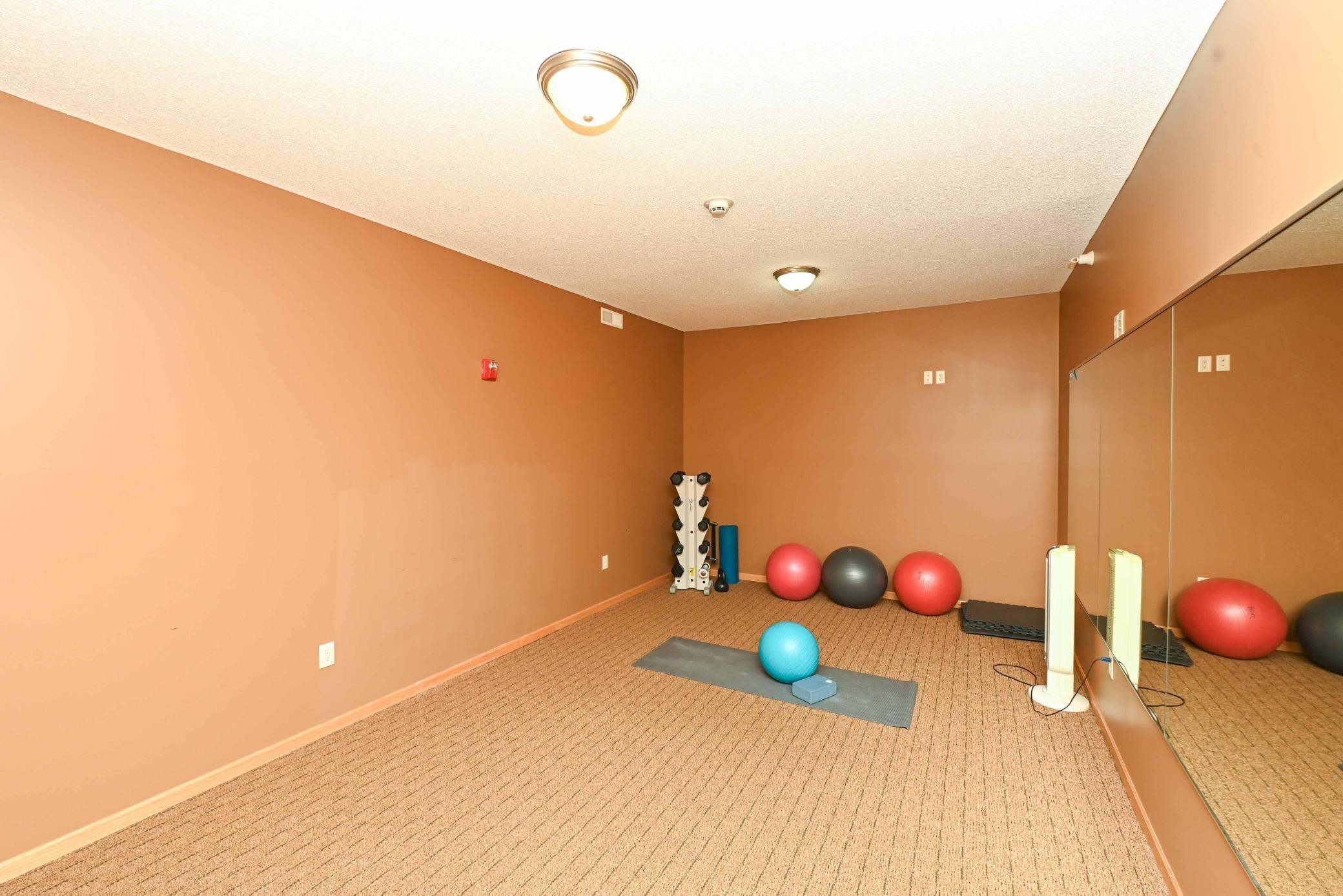 1590 Parkwood Drive Unit: 210