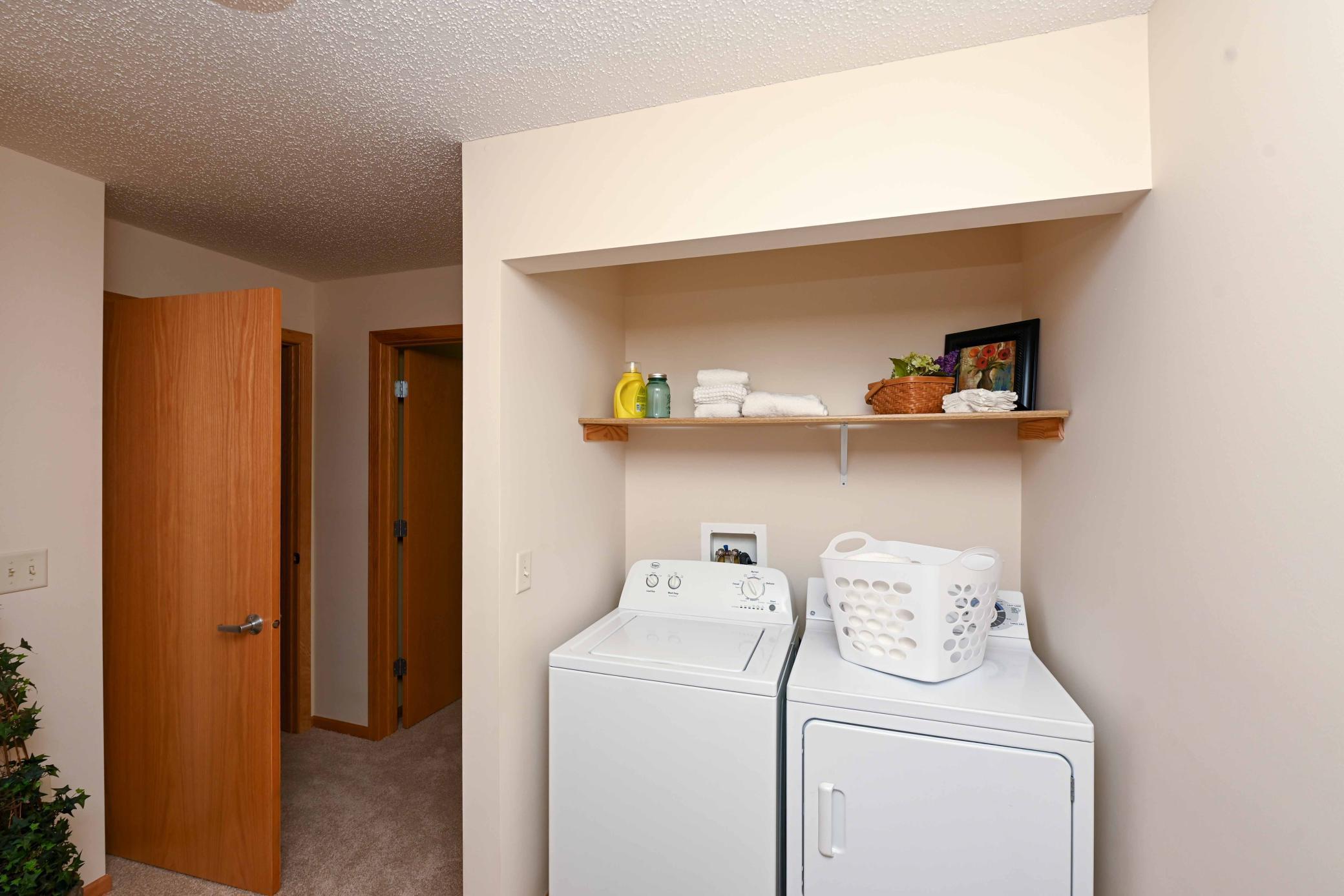 1590 Parkwood Drive Unit: 210
