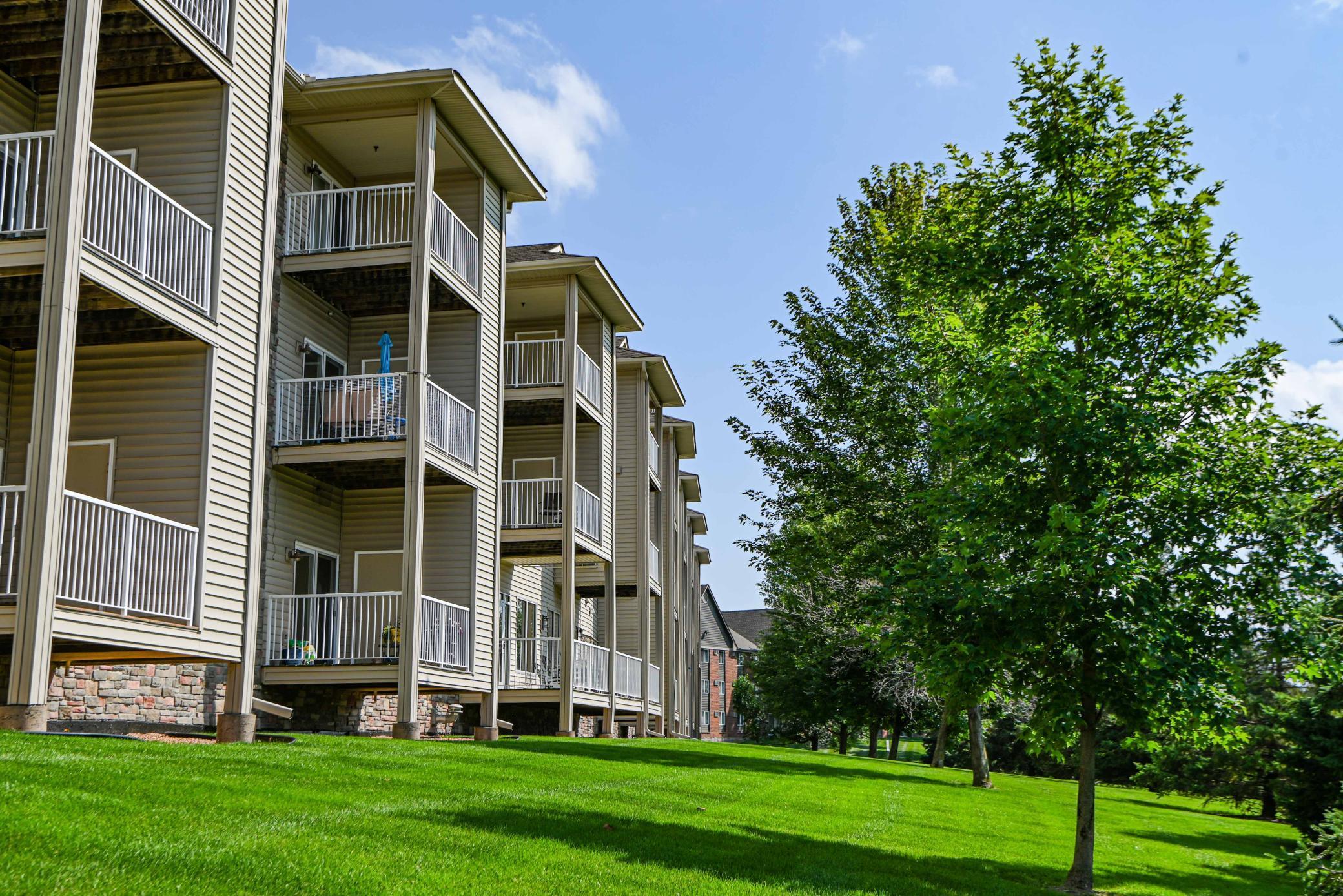 1590 Parkwood Drive Unit: 210