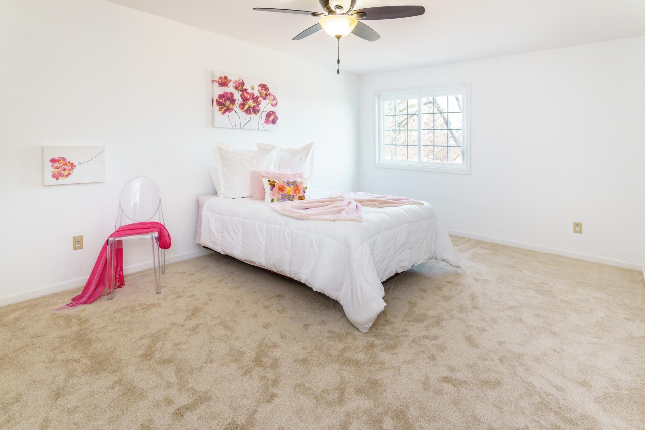 10005 Russell Avenue N Unit: 3