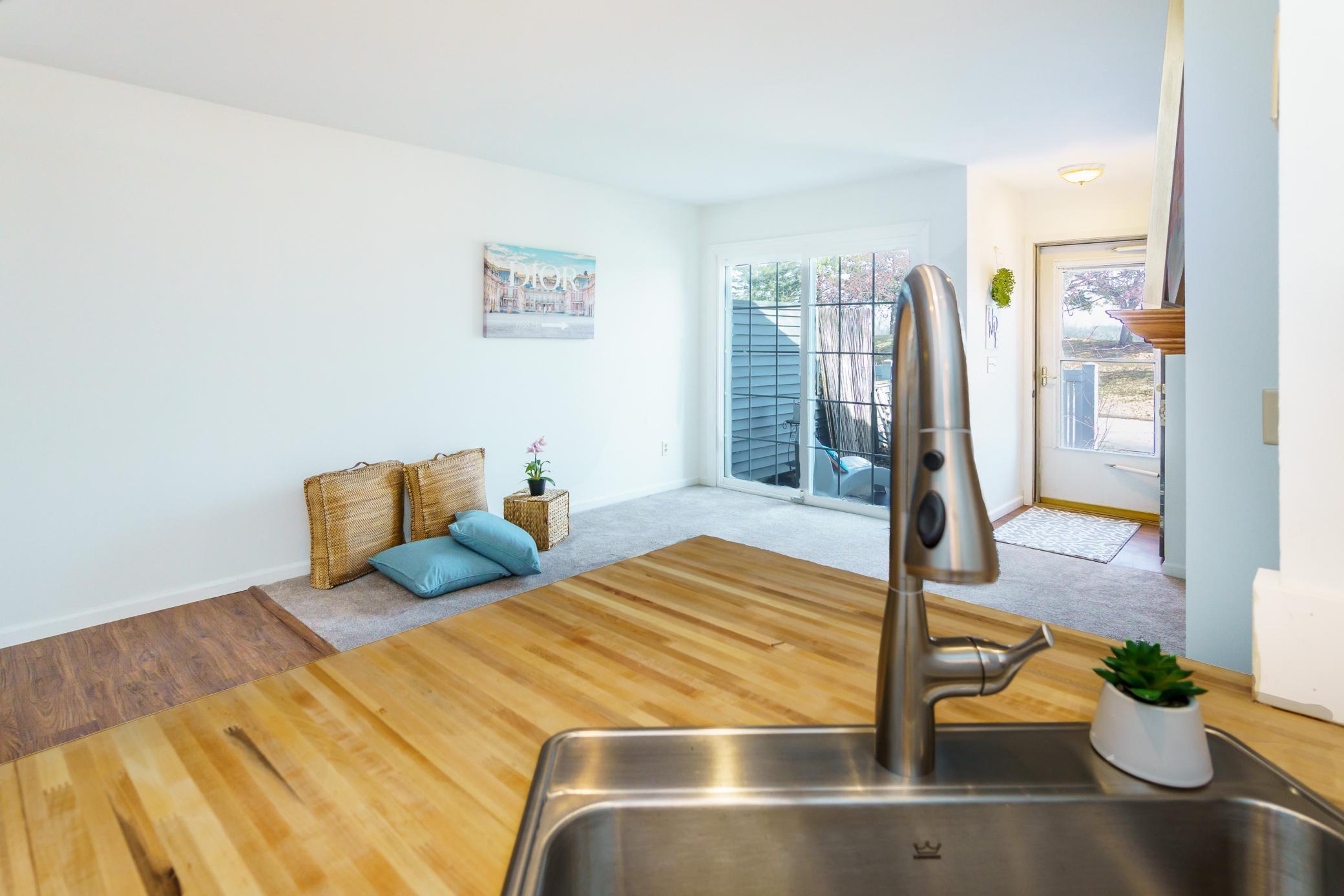 10005 Russell Avenue N Unit: 3