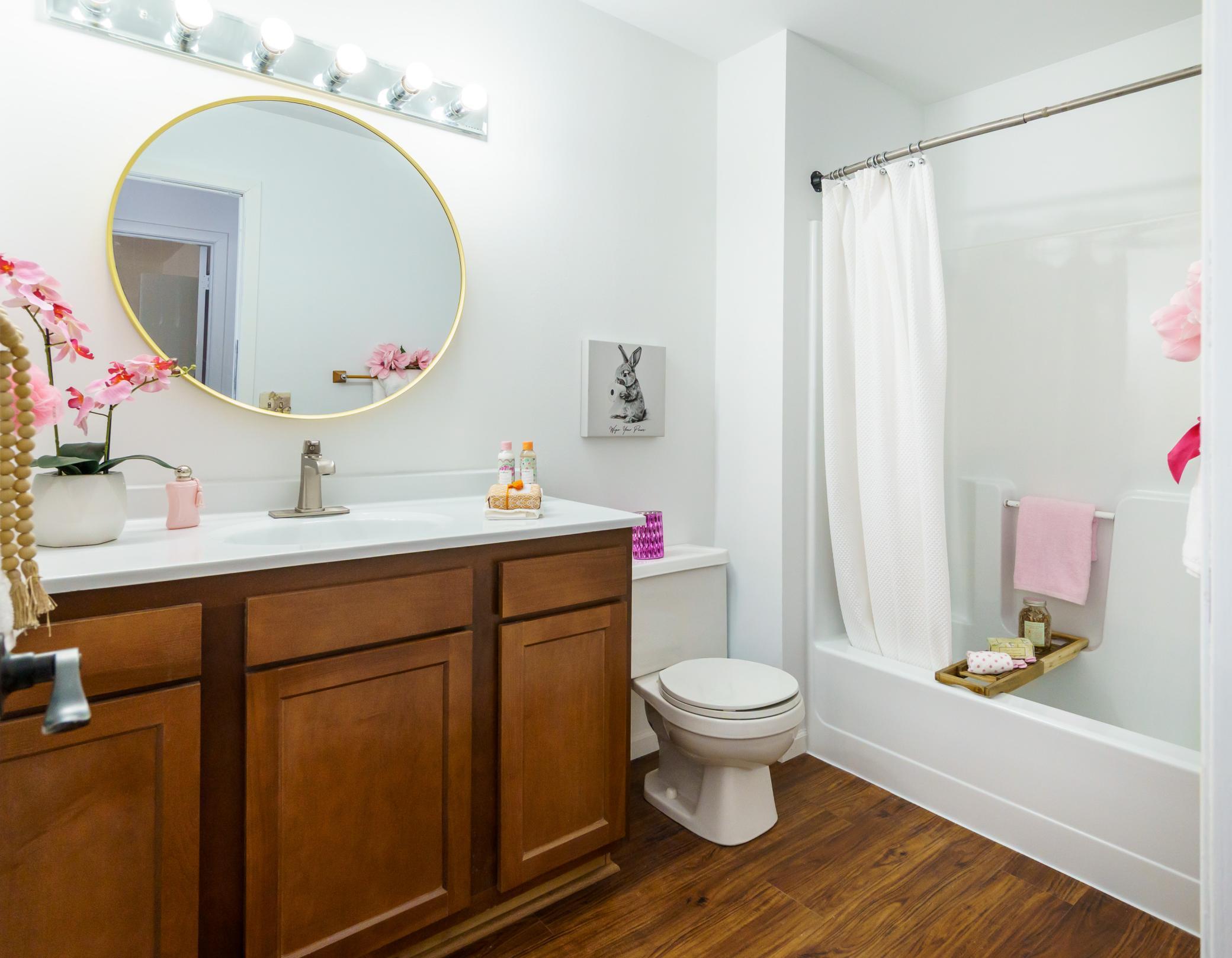 10005 Russell Avenue N Unit: 3