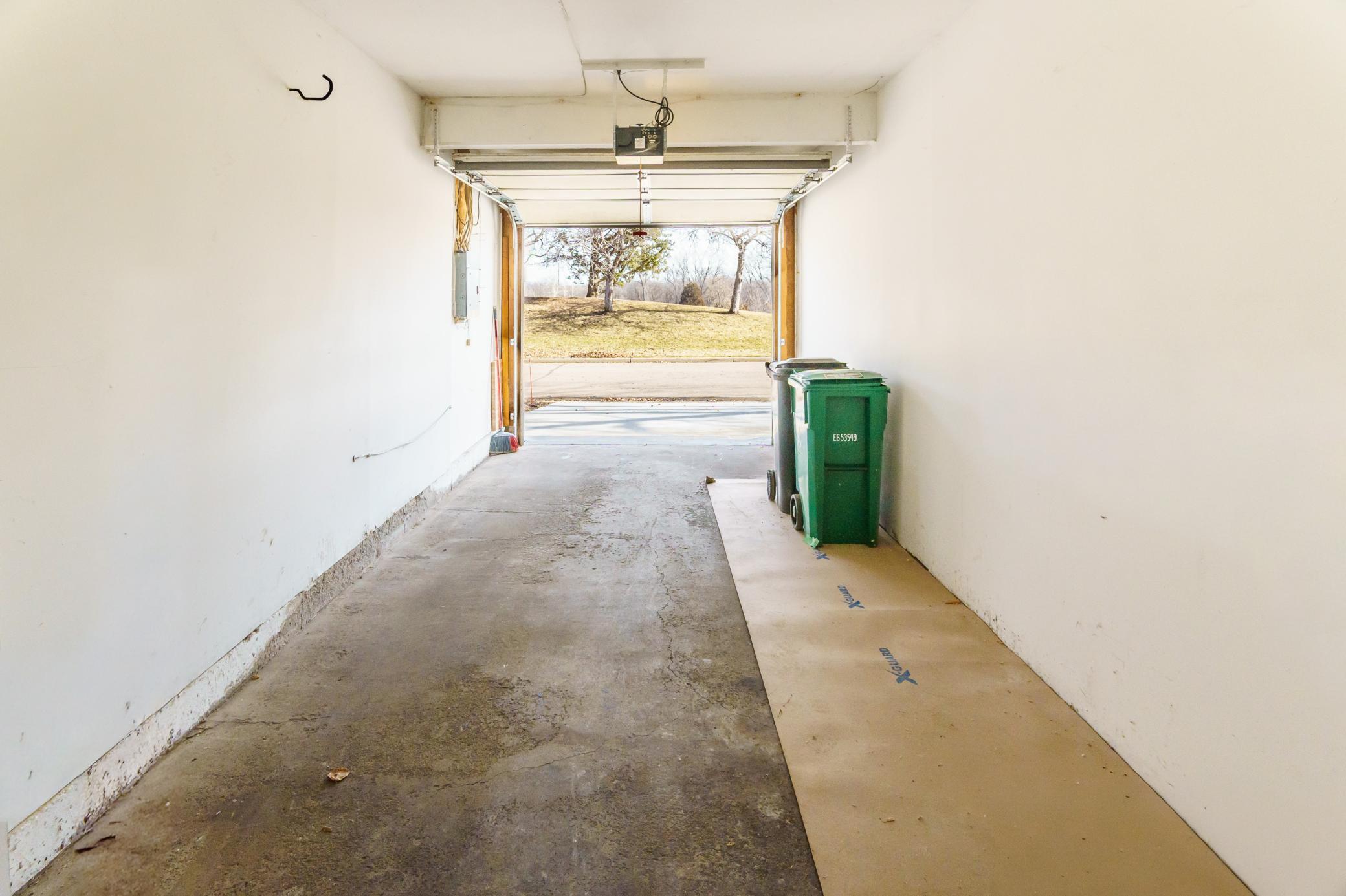 10005 Russell Avenue N Unit: 3