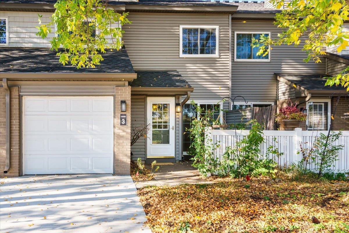 10005 Russell Avenue N Unit: 3