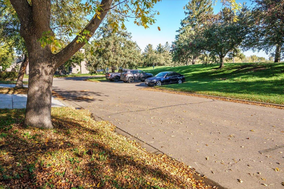 10005 Russell Avenue N Unit: 3