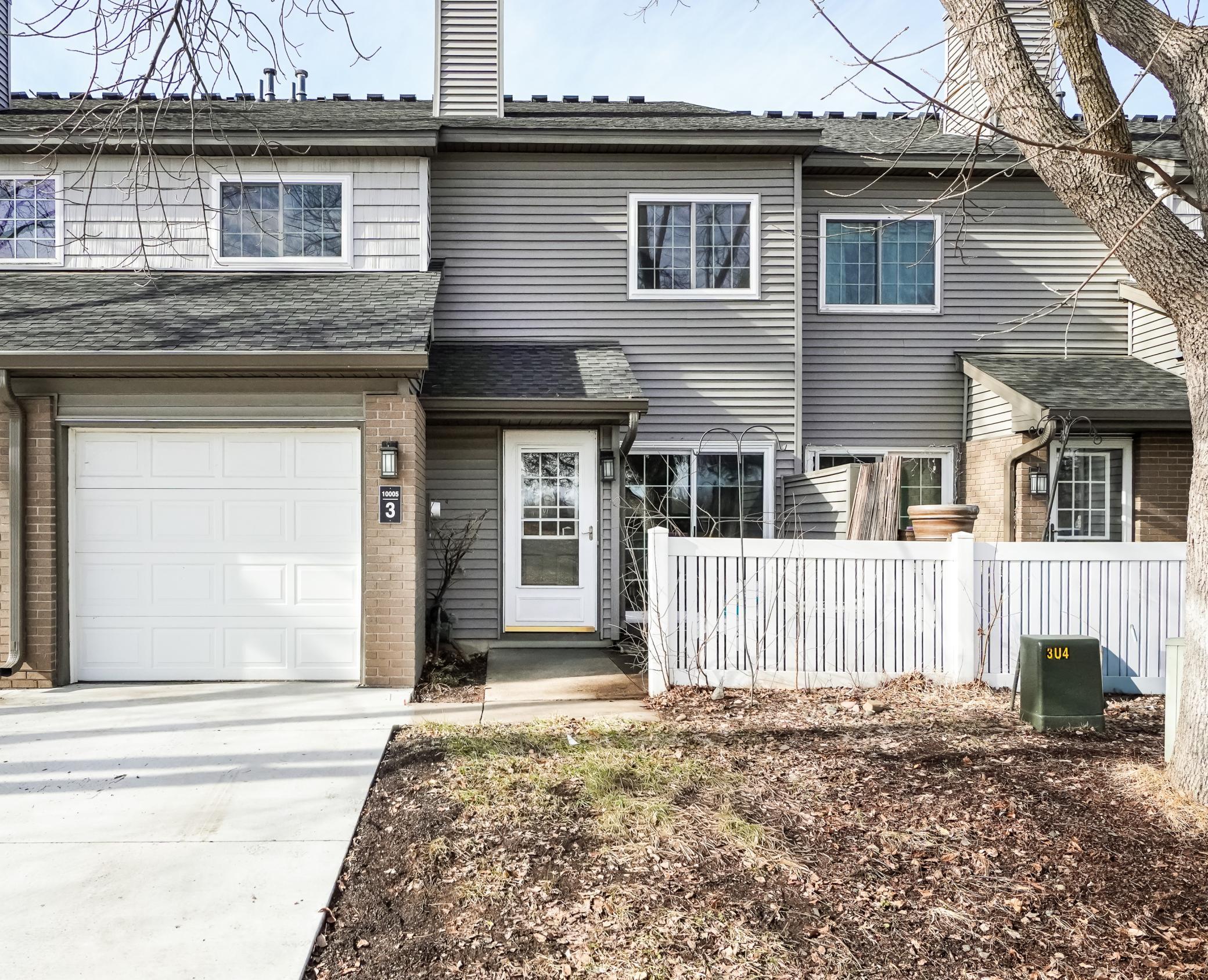 10005 Russell Avenue N Unit: 3