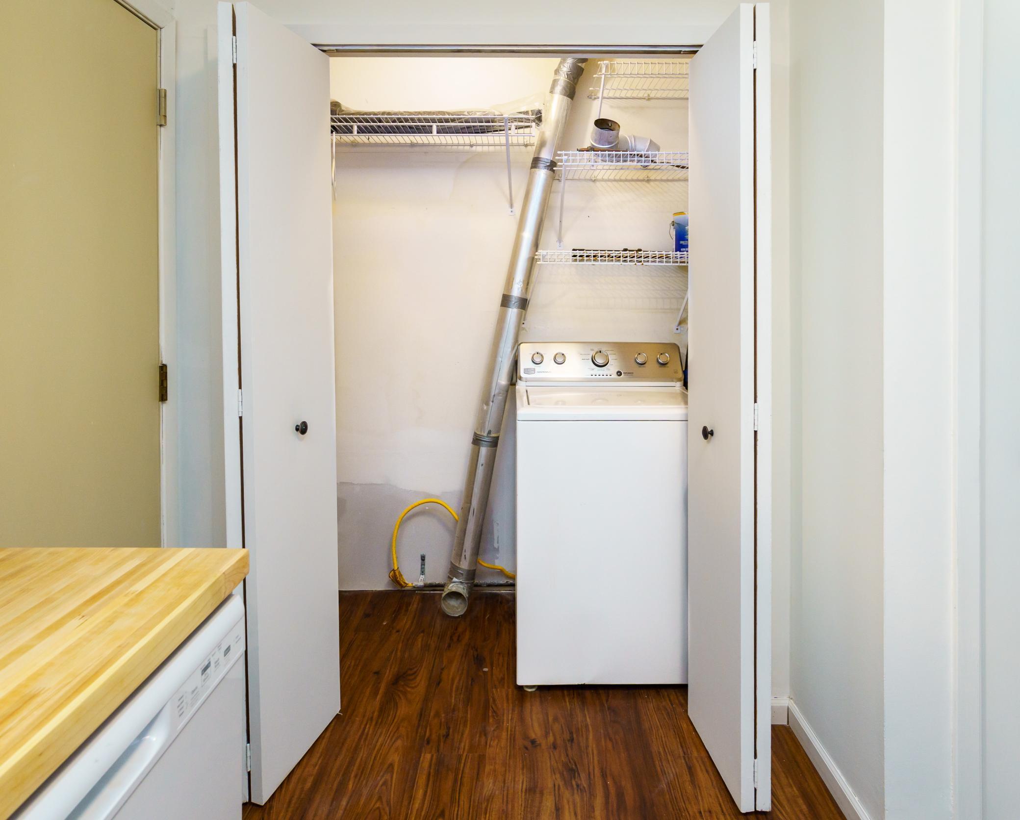 10005 Russell Avenue N Unit: 3
