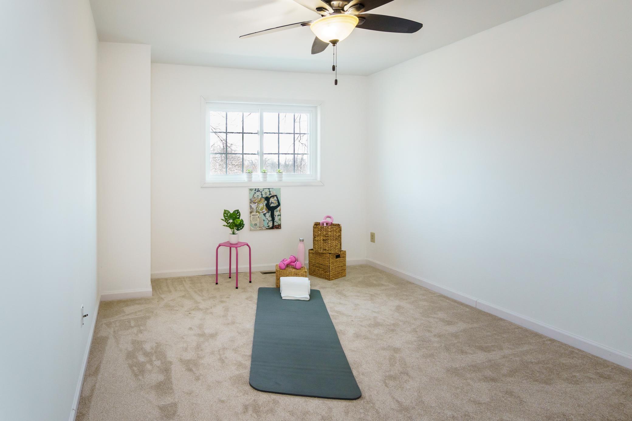 10005 Russell Avenue N Unit: 3