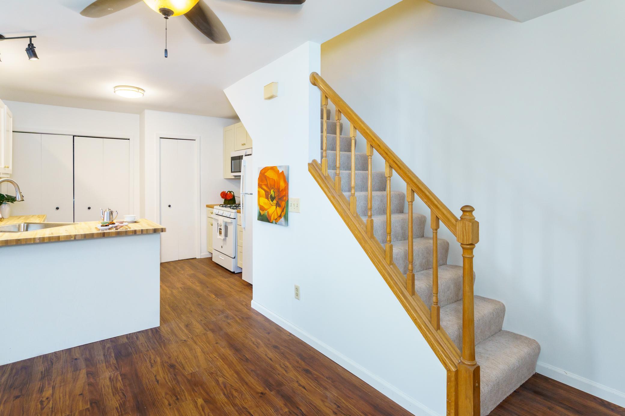10005 Russell Avenue N Unit: 3