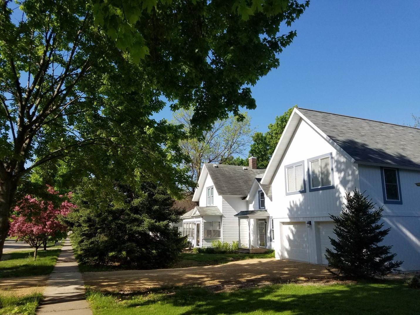 412 Main Street
