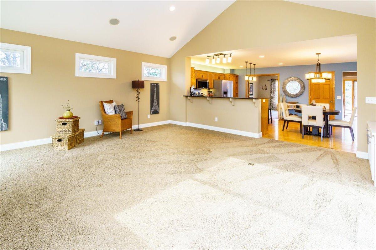 648 Welland Court