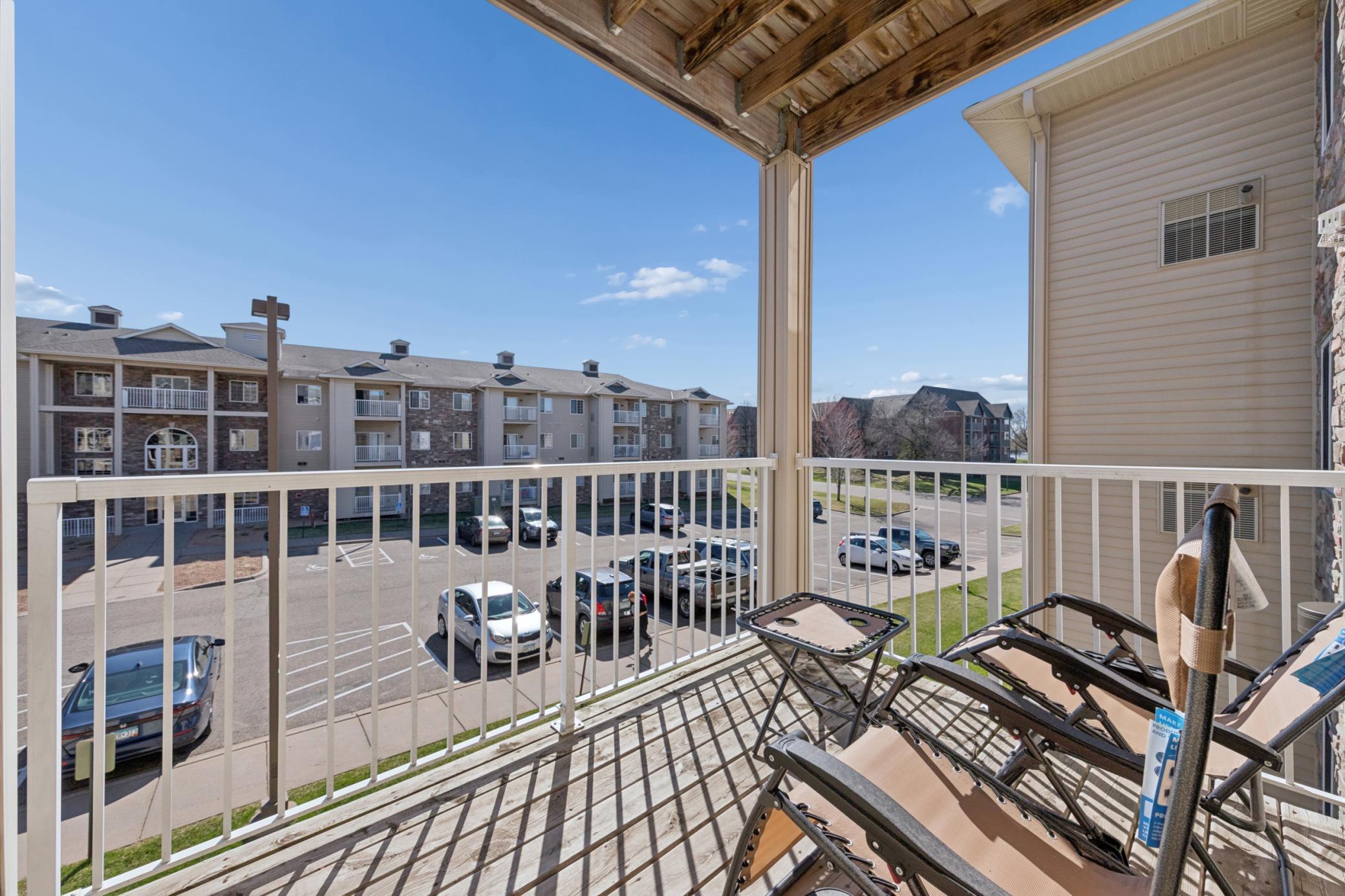 1590 Parkwood Drive Unit: 207