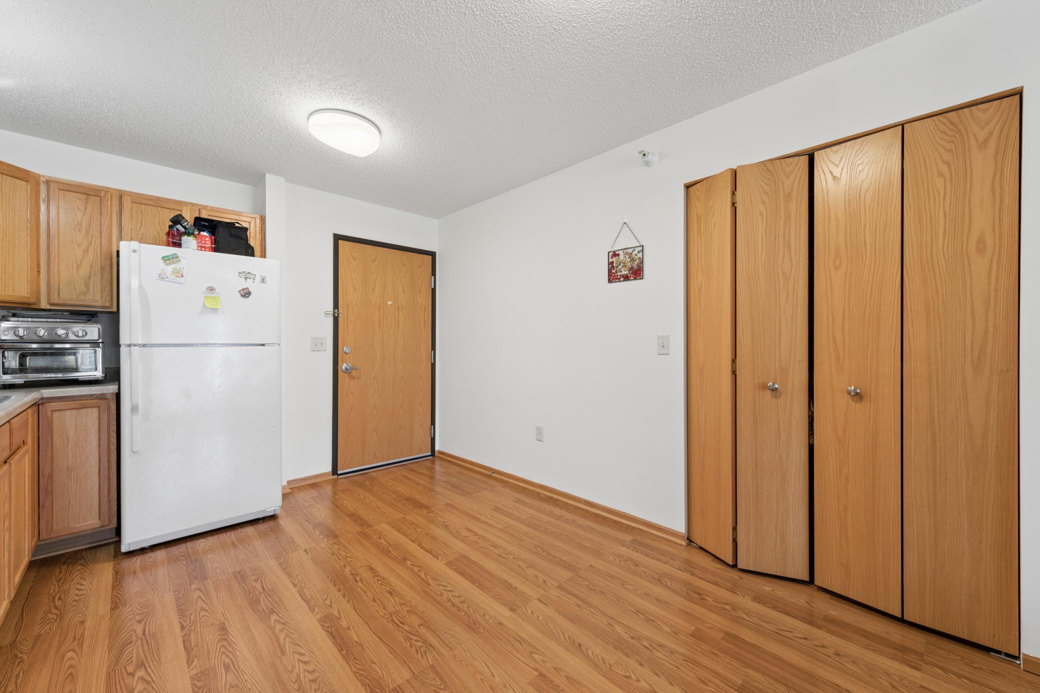 1590 Parkwood Drive Unit: 207