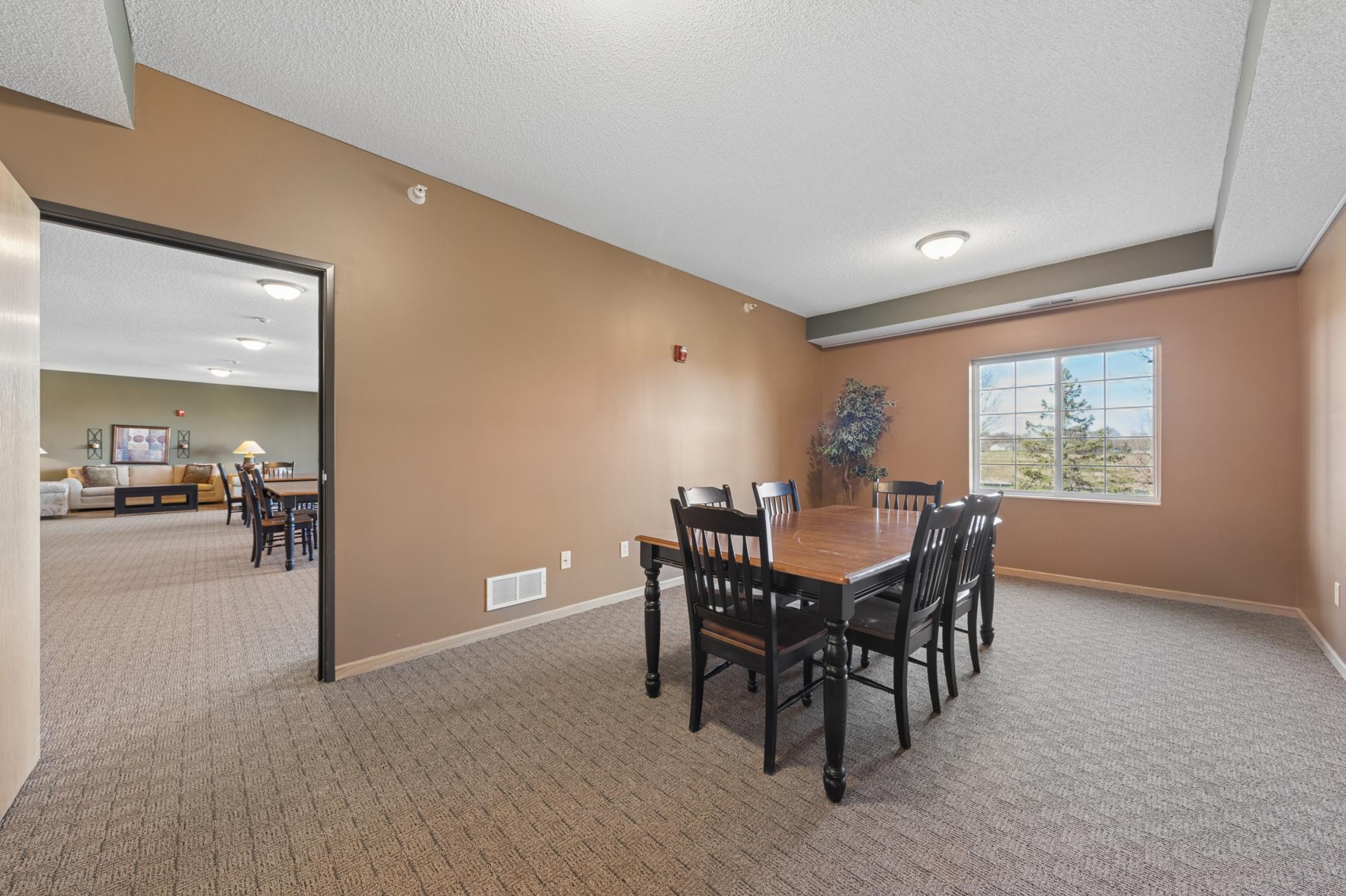 1590 Parkwood Drive Unit: 207