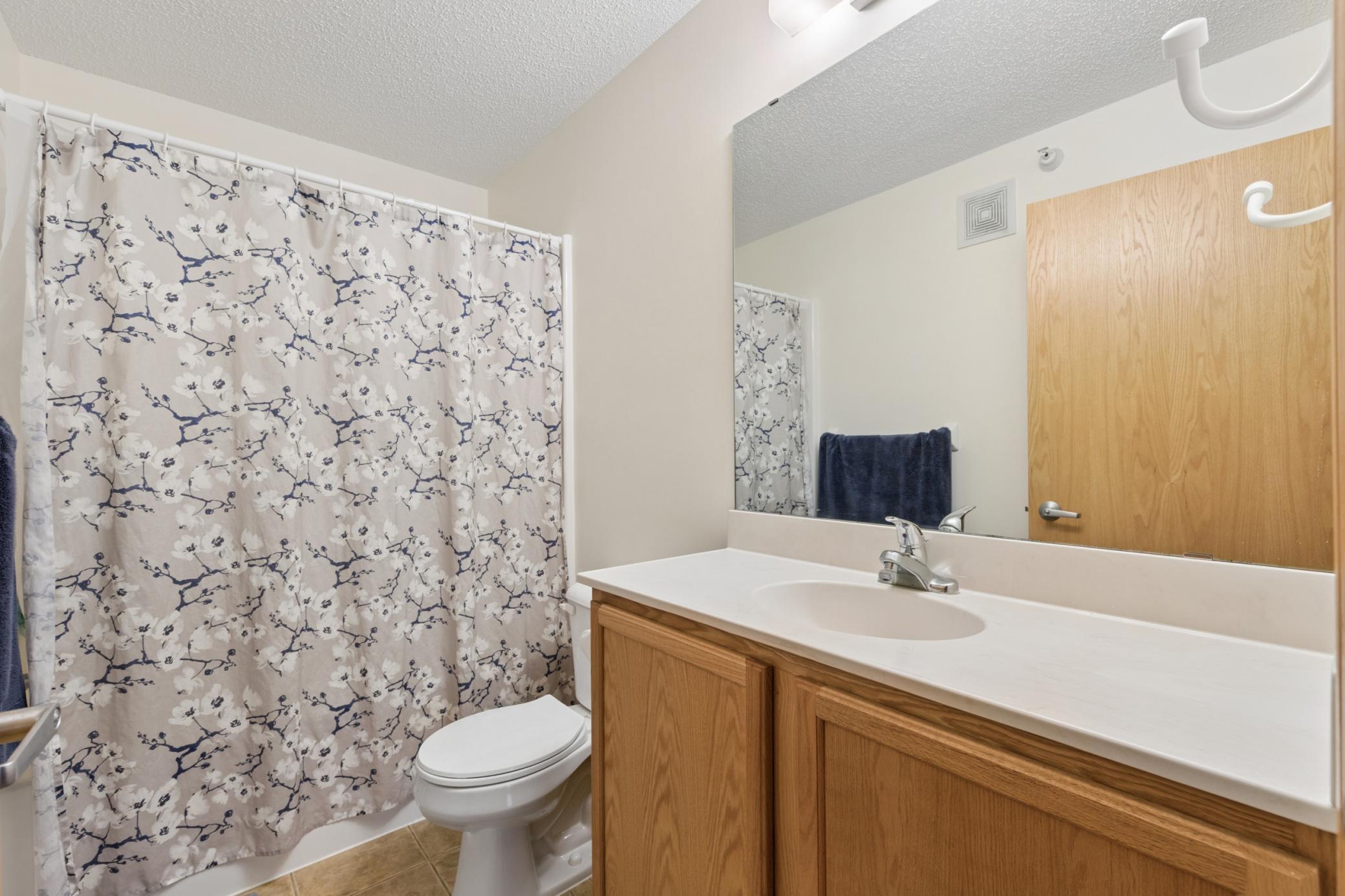 1590 Parkwood Drive Unit: 207