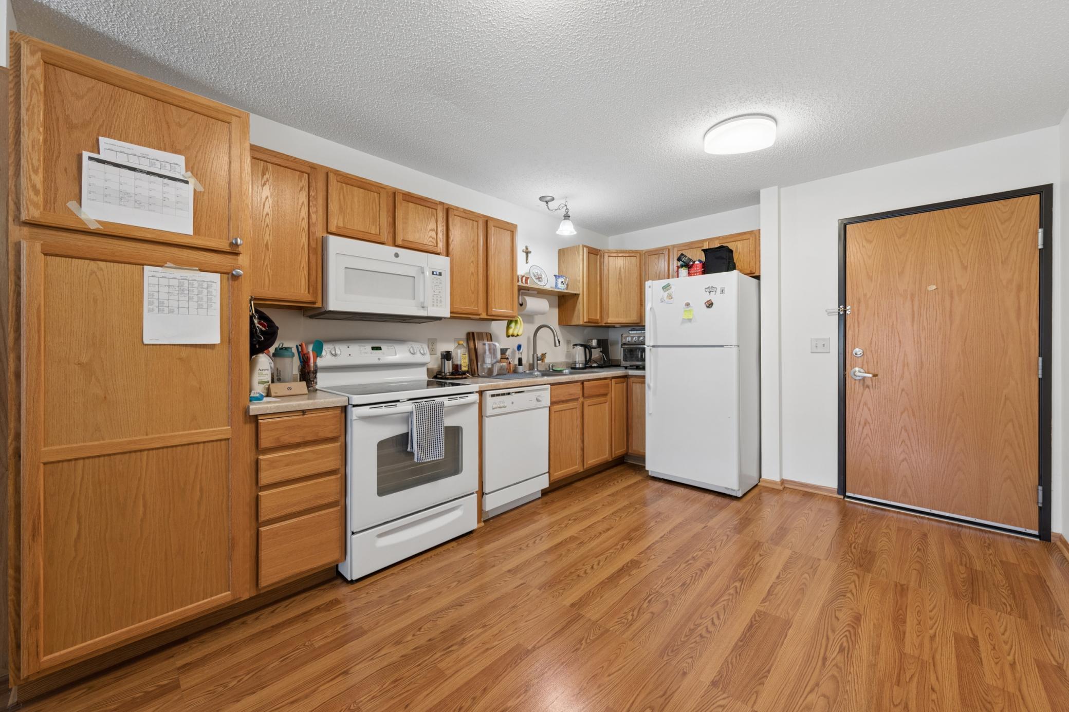 1590 Parkwood Drive Unit: 207