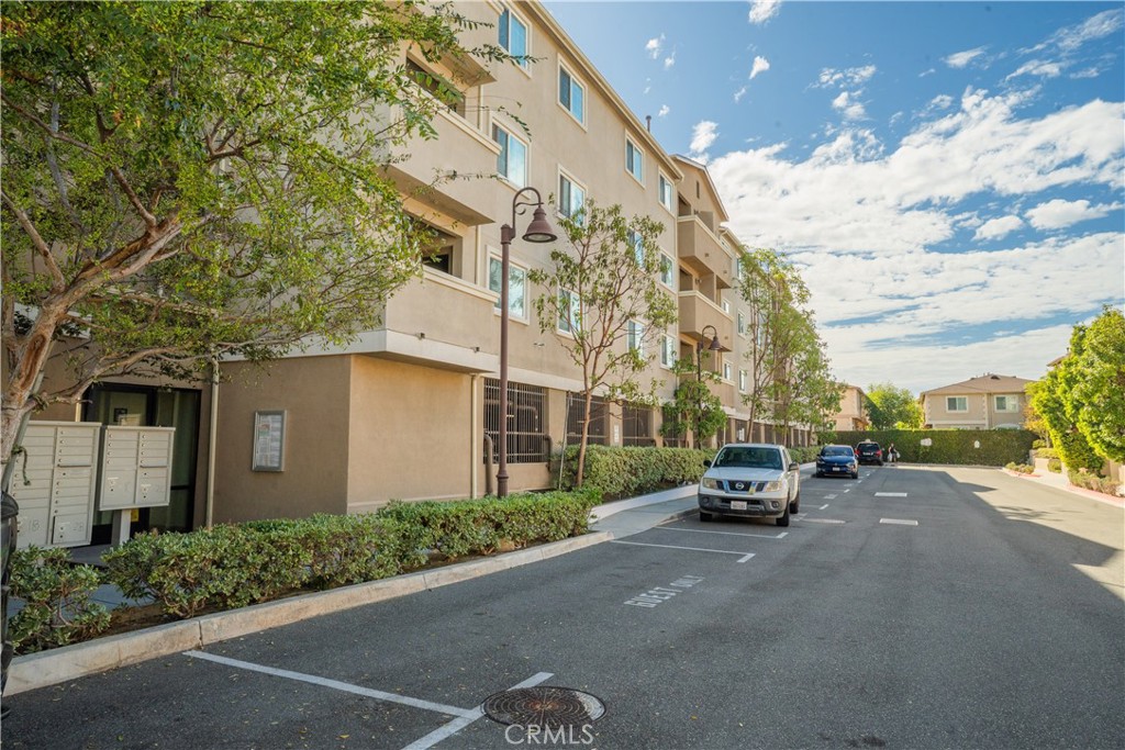 1401 Lomita 302