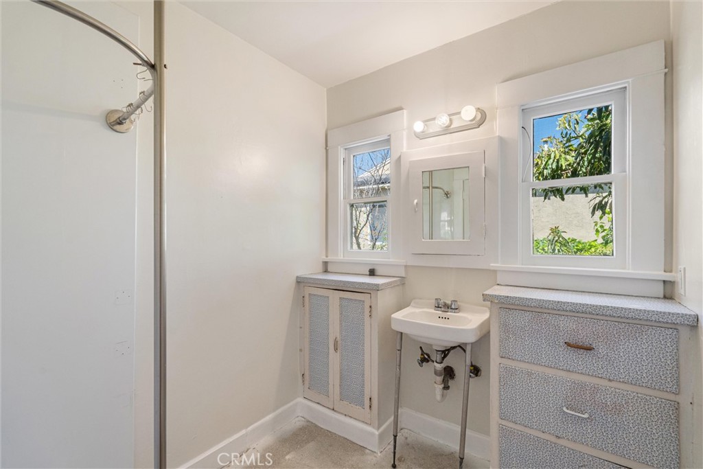 7945 Caldwell Avenue