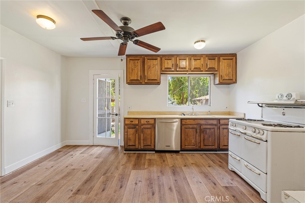 7945 Caldwell Avenue