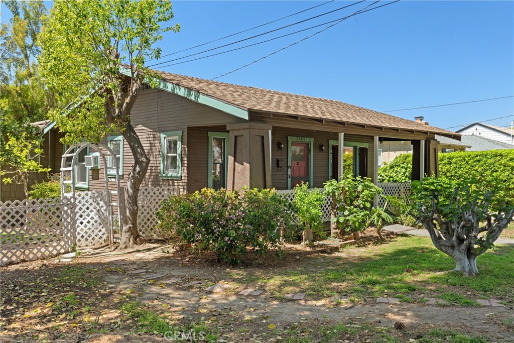 7945 Caldwell Avenue