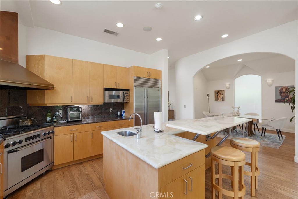 2127 Kress Street