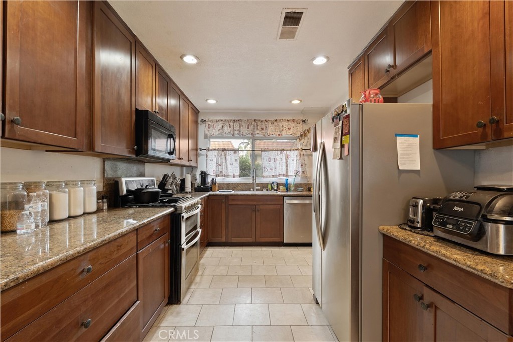 3365 Orange Grove Avenue