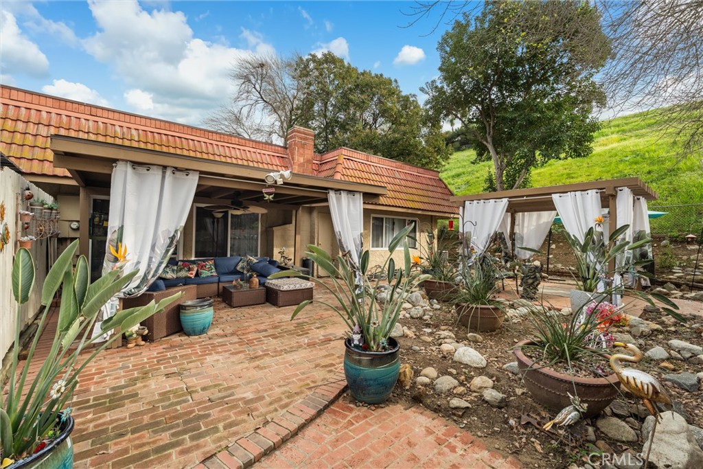 3365 Orange Grove Avenue