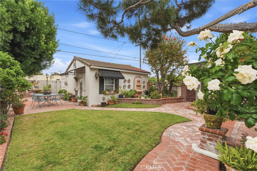 1820 Edgewood Drive