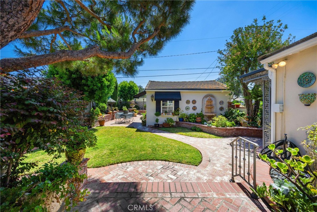 1820 Edgewood Drive