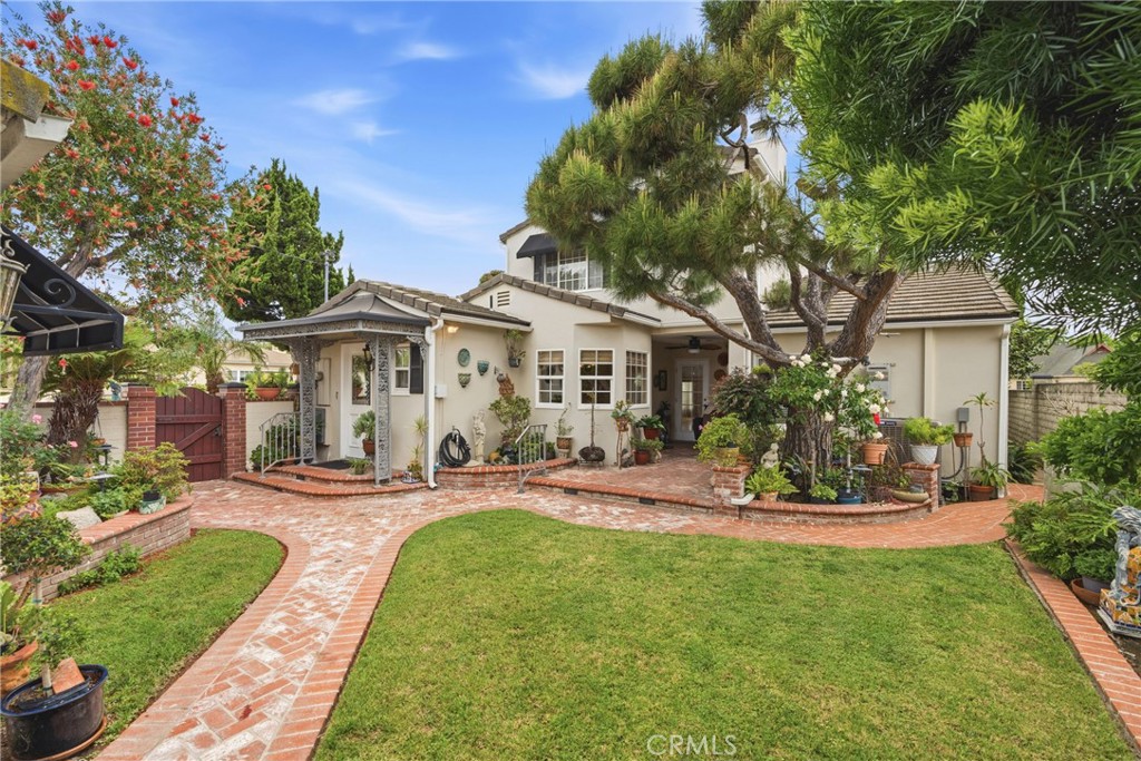 1820 Edgewood Drive