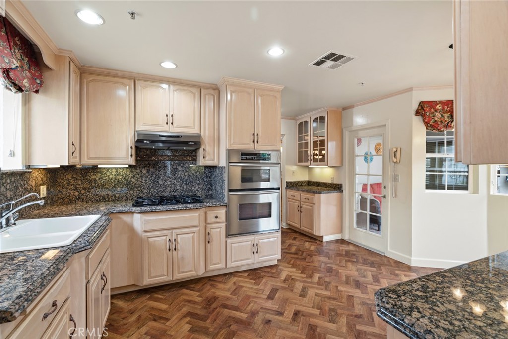 1820 Edgewood Drive