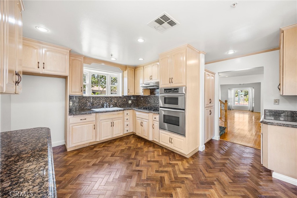 1820 Edgewood Drive