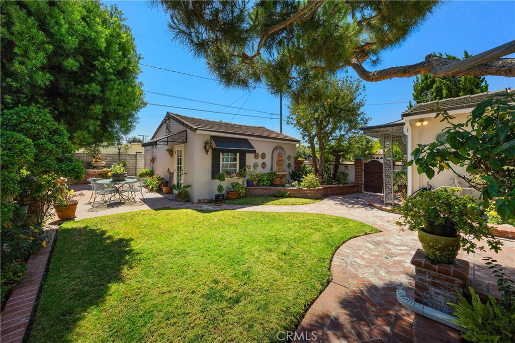 1820 Edgewood Drive