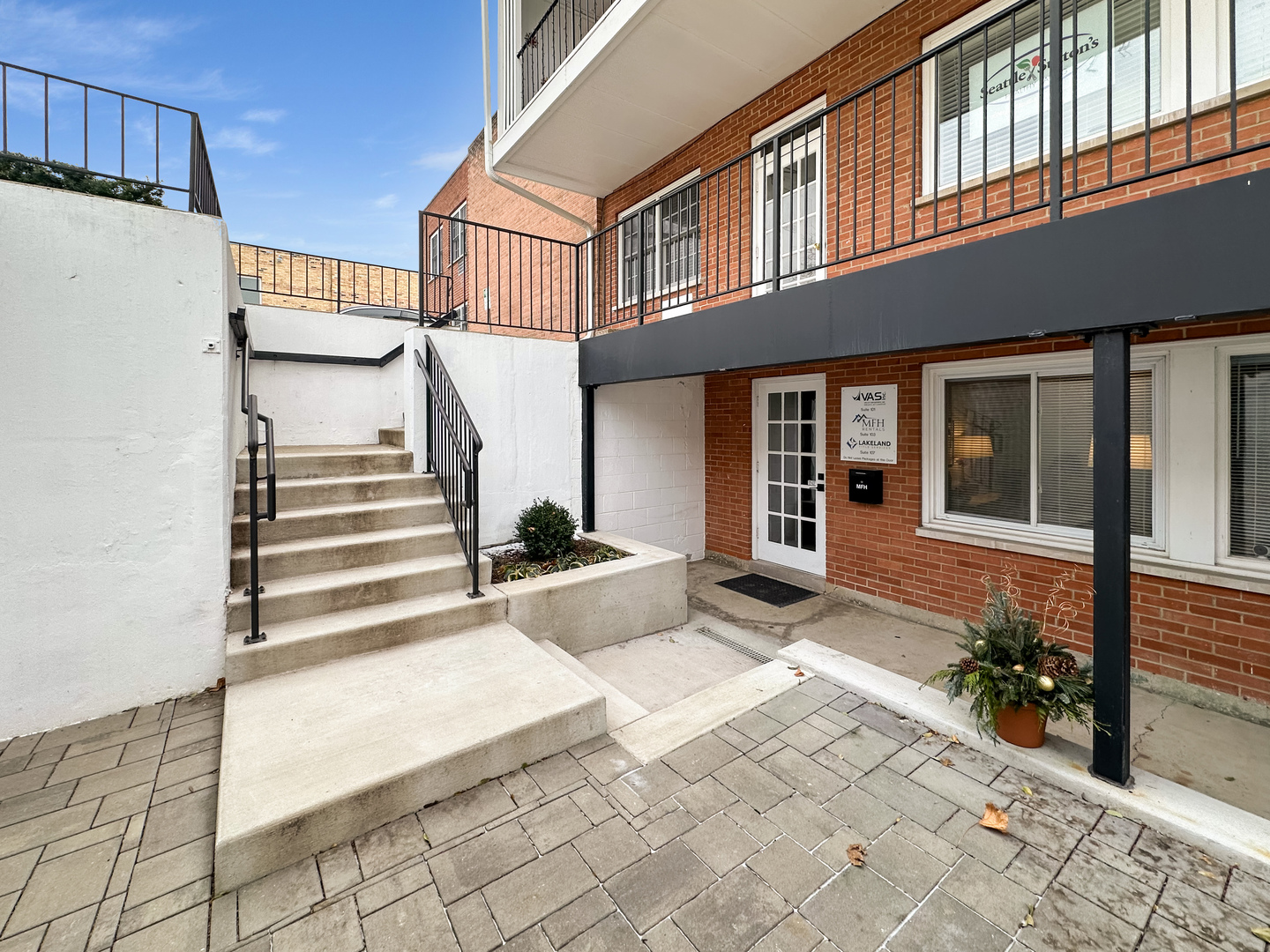 321 James Street Unit: 101