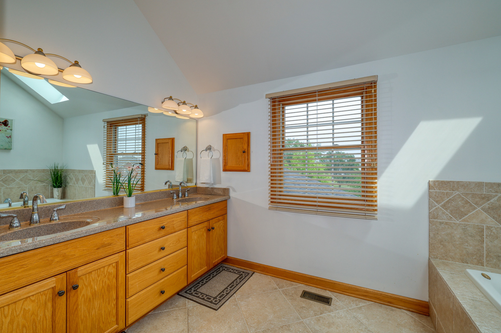 1272 Coyote Court