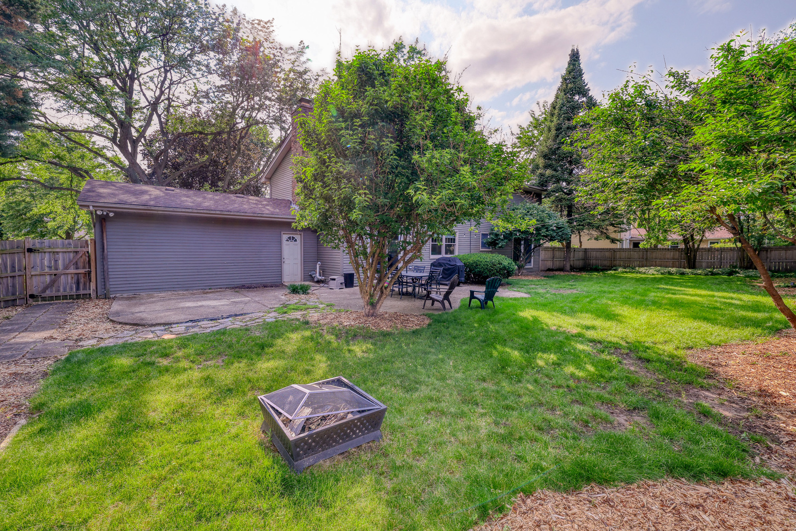6S503 Bridlespur Drive