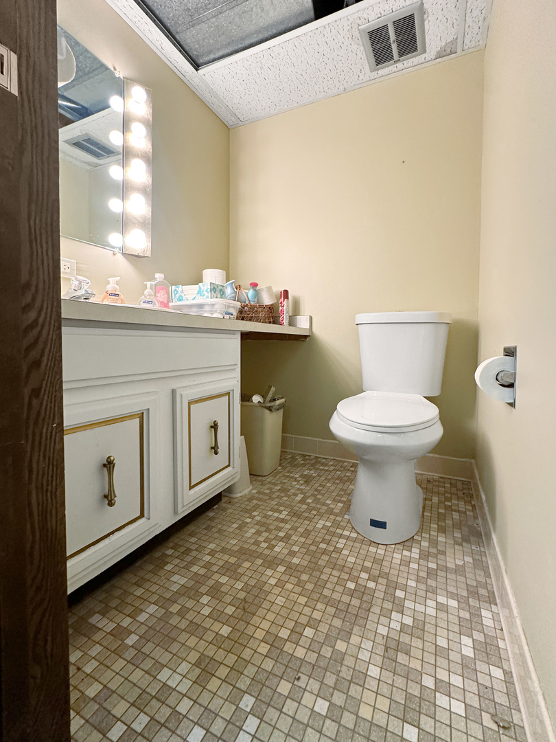 1590 Weatherstone Lane Unit: 3