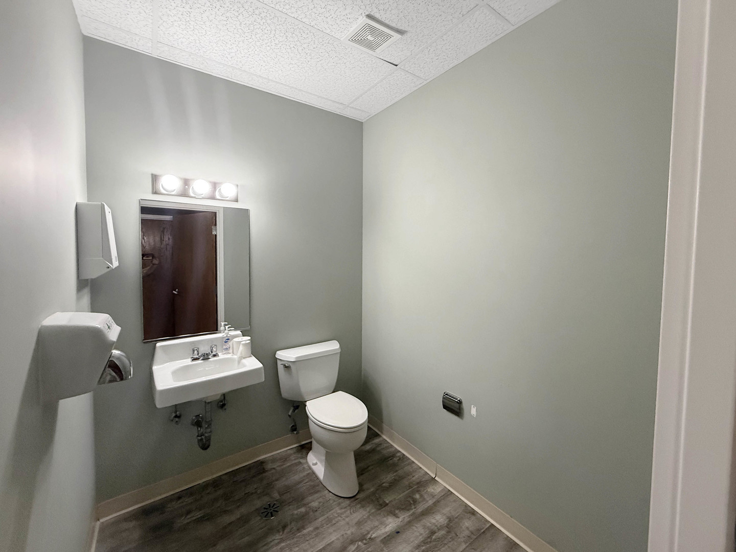 6321 Fairview Avenue Unit: B
