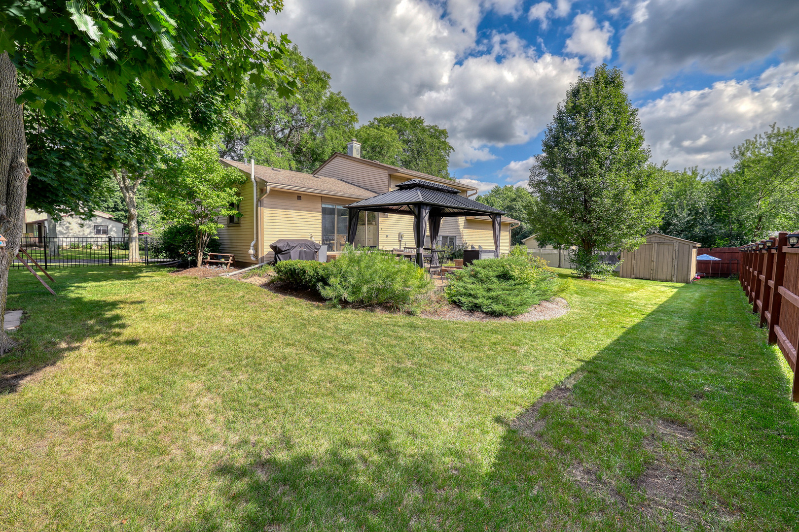 1609 Forrest Boulevard