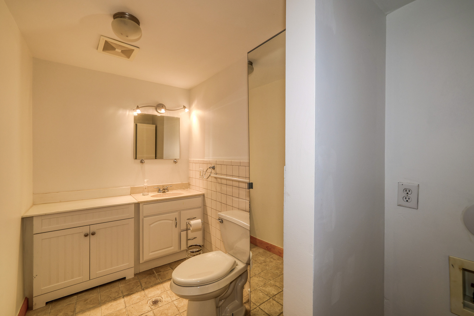 60 S Broadway Avenue Unit: 201