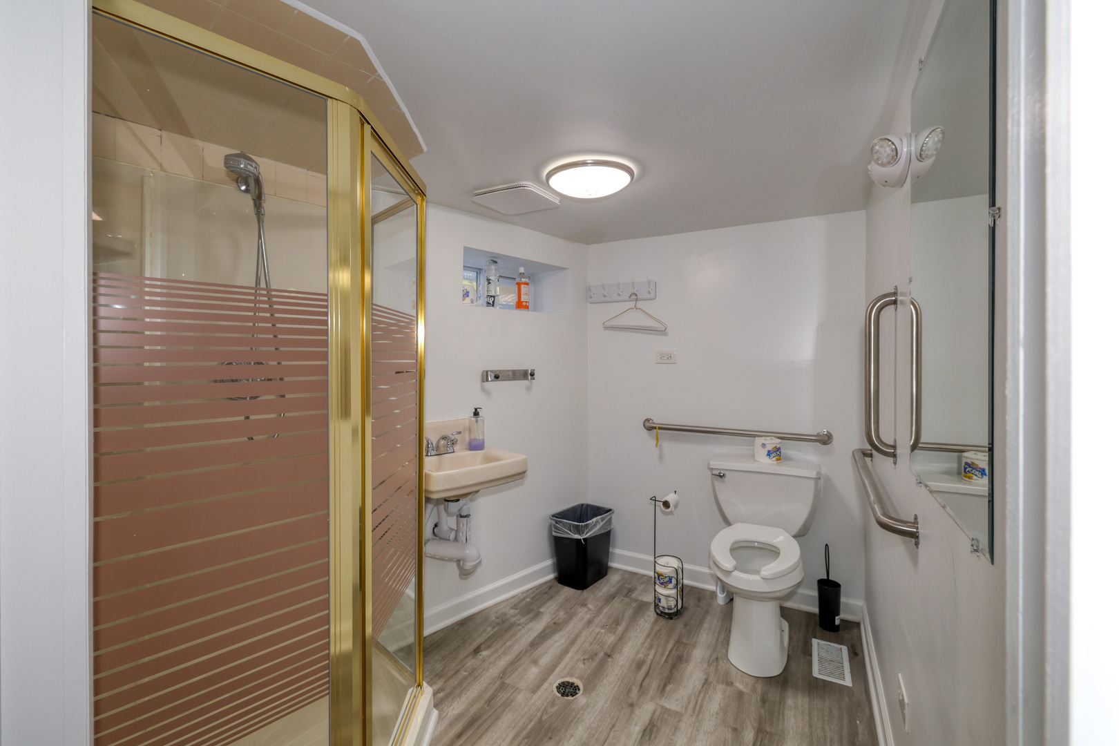 60 S Broadway Avenue