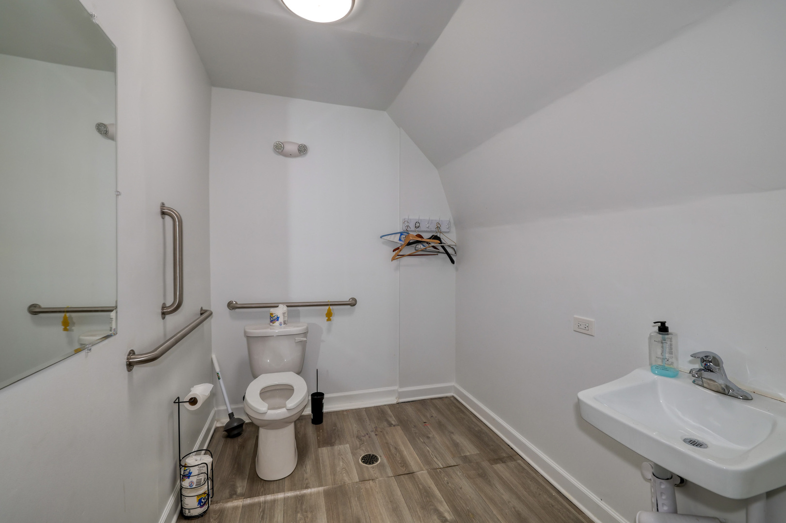 60 S Broadway Avenue