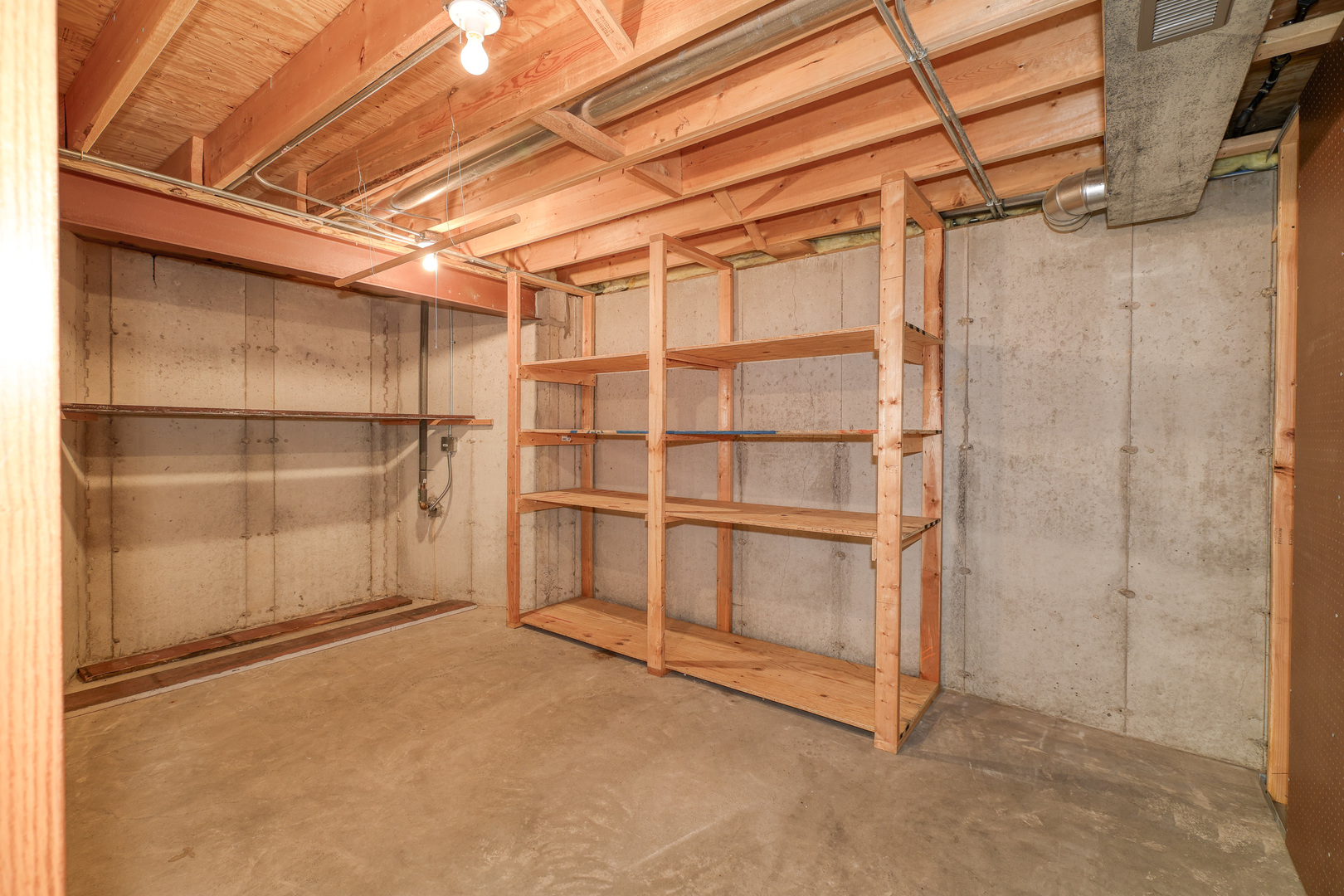 2S724 Oakwood Terrace