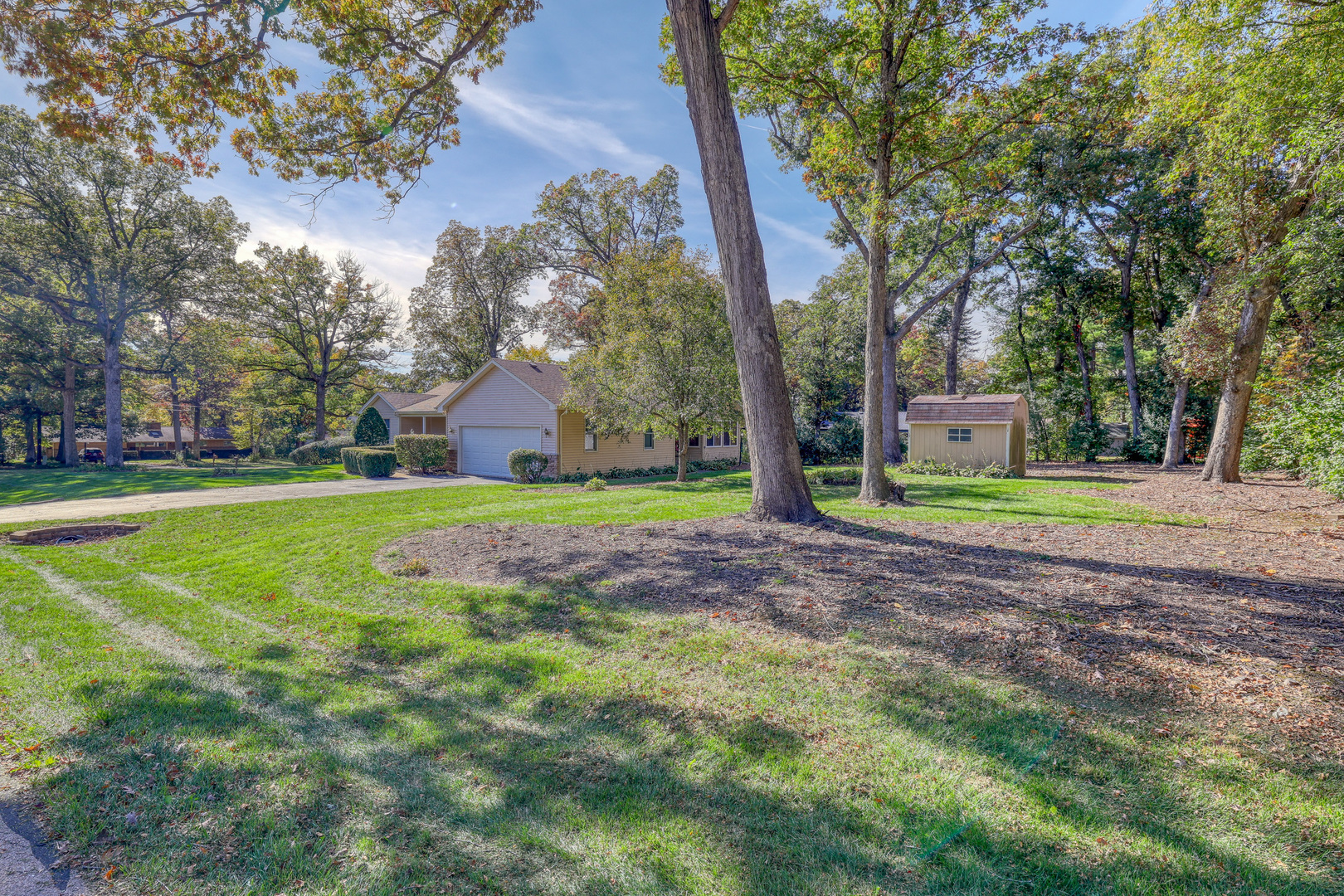 2S724 Oakwood Terrace