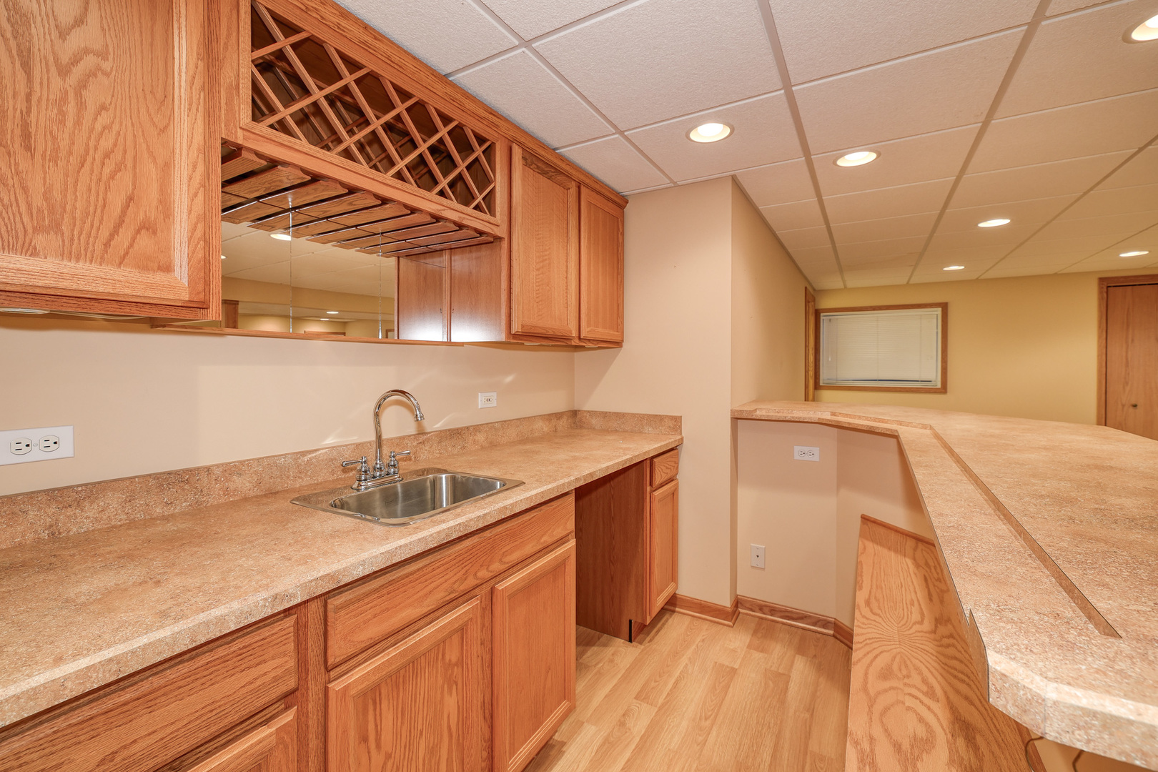 2S724 Oakwood Terrace