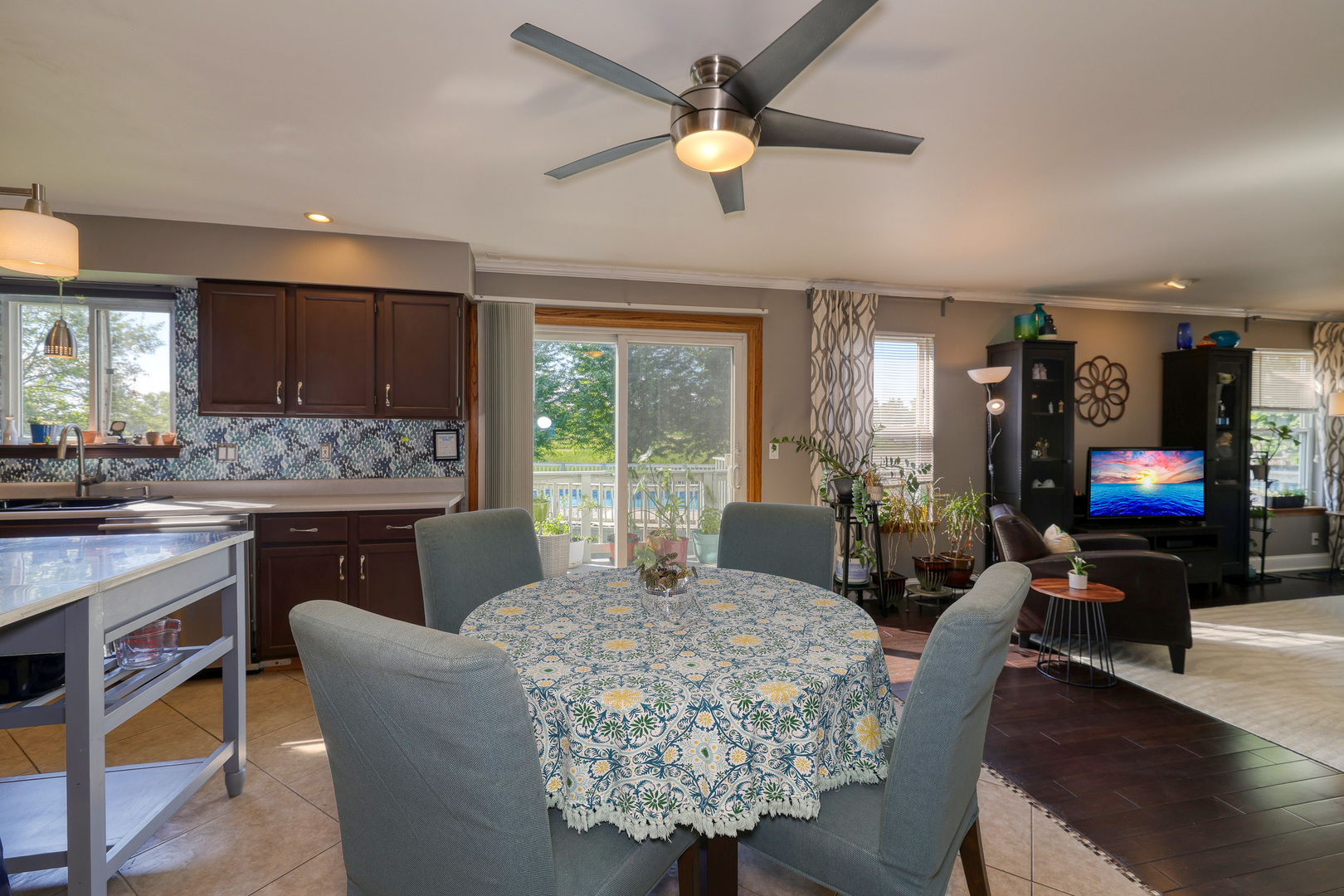 1471 Holbrook Lane