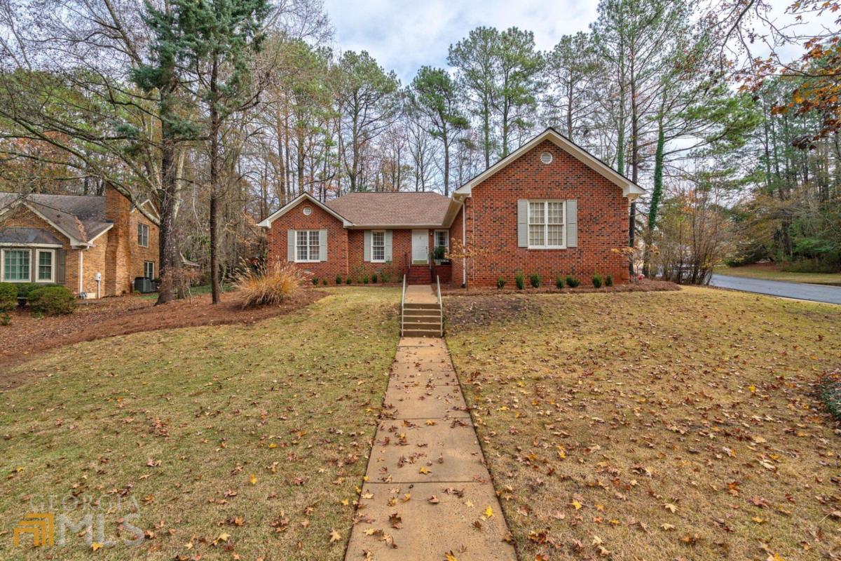 330 Woodhaven Parkway