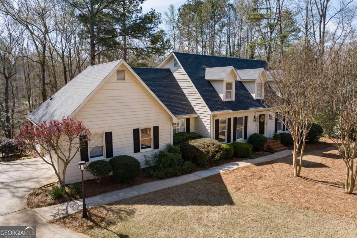 1000 Twin Lakes Road