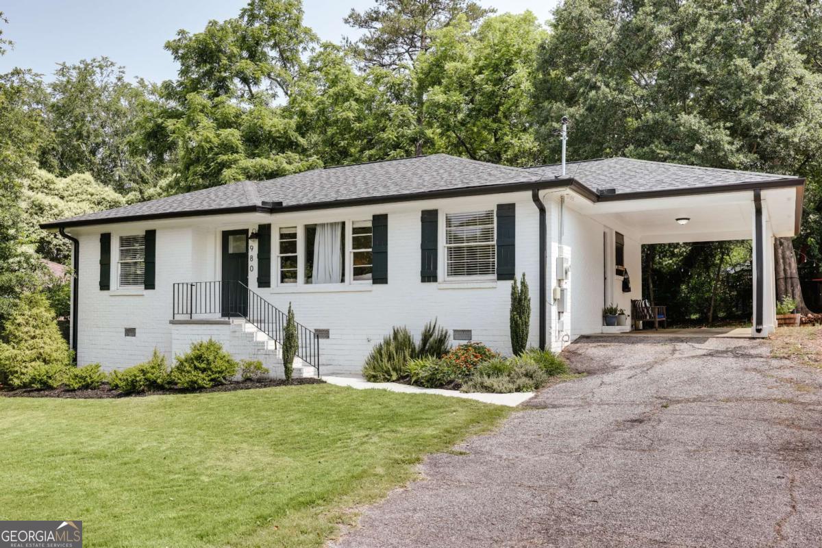 980 Oglethorpe Avenue